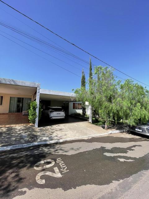 Casa à venda em Goiânia, Jardim Guanabara II, com 3 quartos, com 145 m²