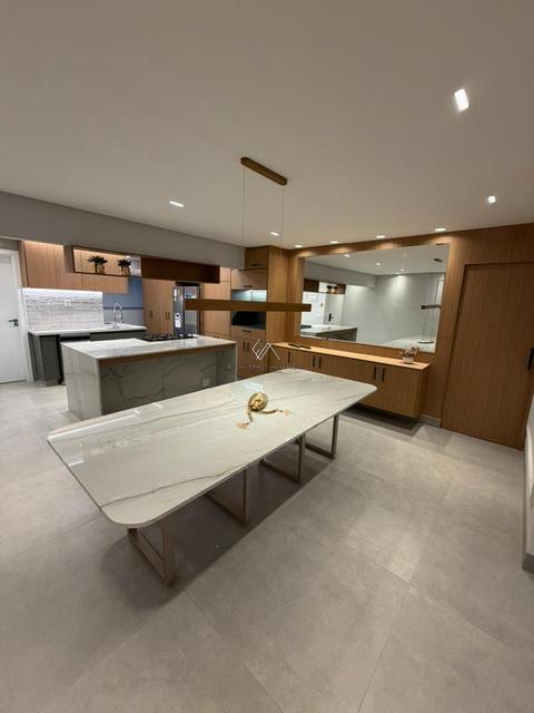 Apartamento à venda em Goiânia, Setor Oeste, com 3 quartos, com 128.45 m², Edificio Clermont Ferrand