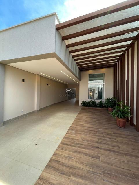 Casa à venda em Aparecida de Goiânia, Papillon Park - Complemento, com 3 quartos, com 94 m²